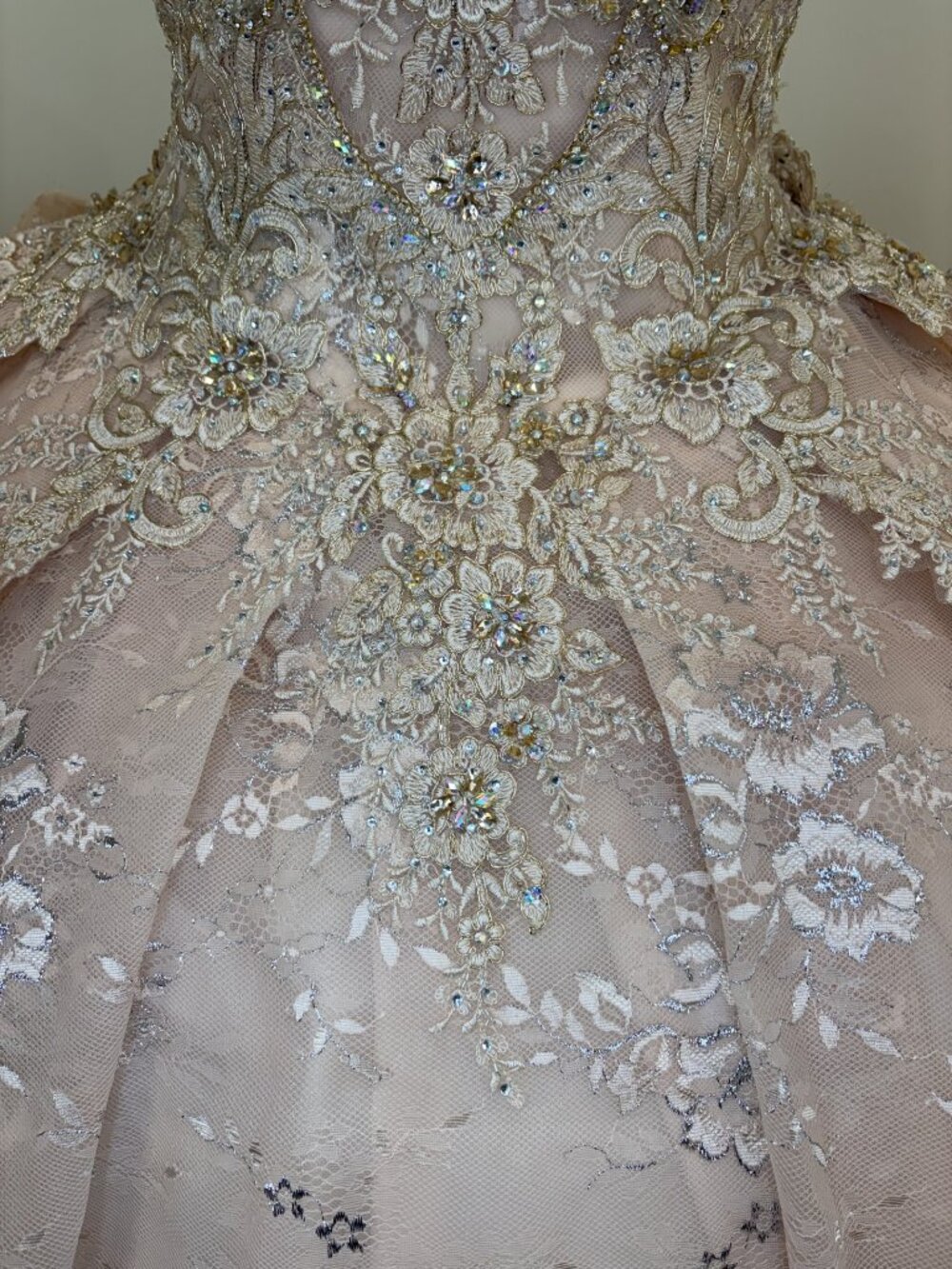 ✨ LUXURY FOR LESS! Mon Cheri Princesa PR12002 Quinceañera Dress Champagne-Size 8 - Picture 4 of 7